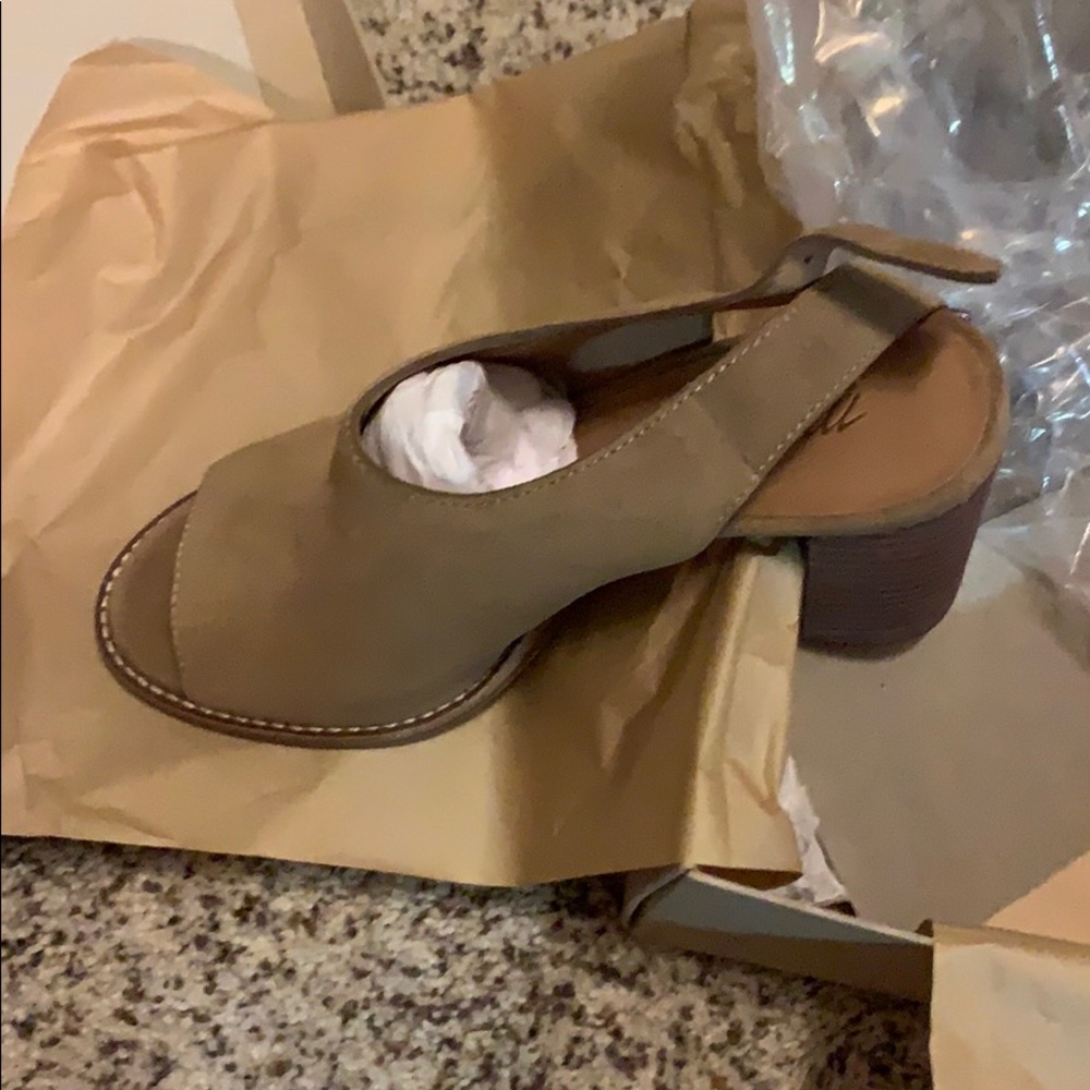 Brand new made well suede sandals